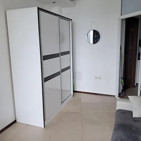 Sleeps 2 With Pool & Balcony * Балчик